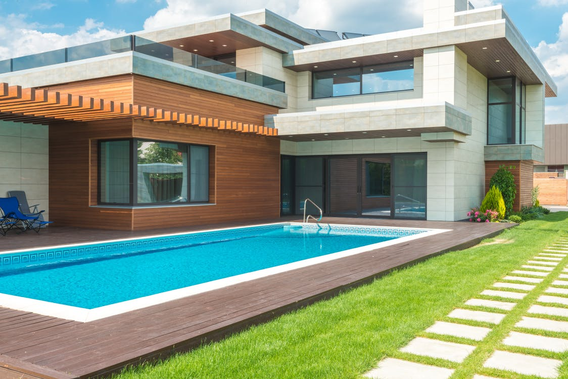 En este momento estás viendo Consejos para comprar una casa con piscina