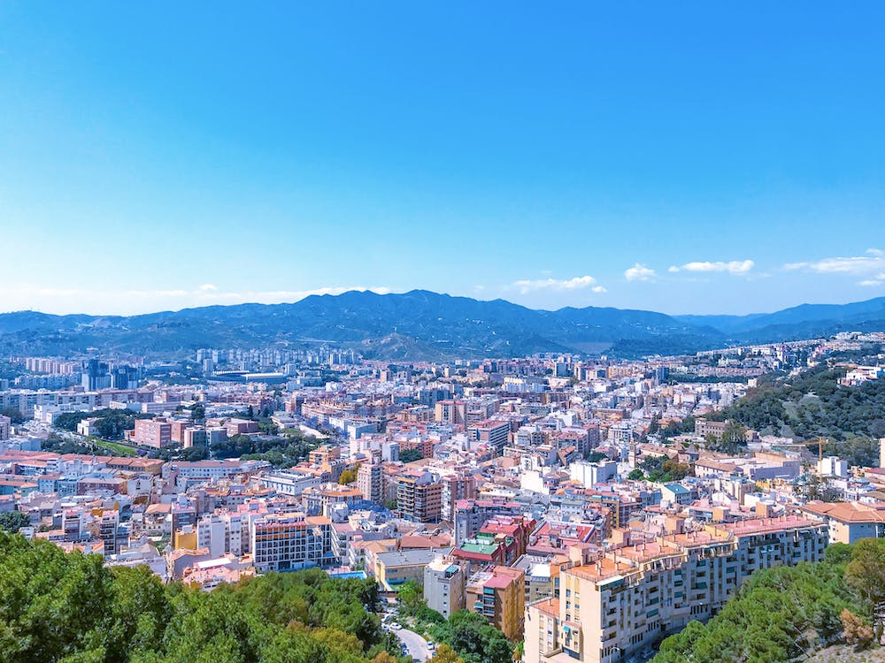 En este momento estás viendo Zonas atractivas para invertir en bienes raíces en Málaga